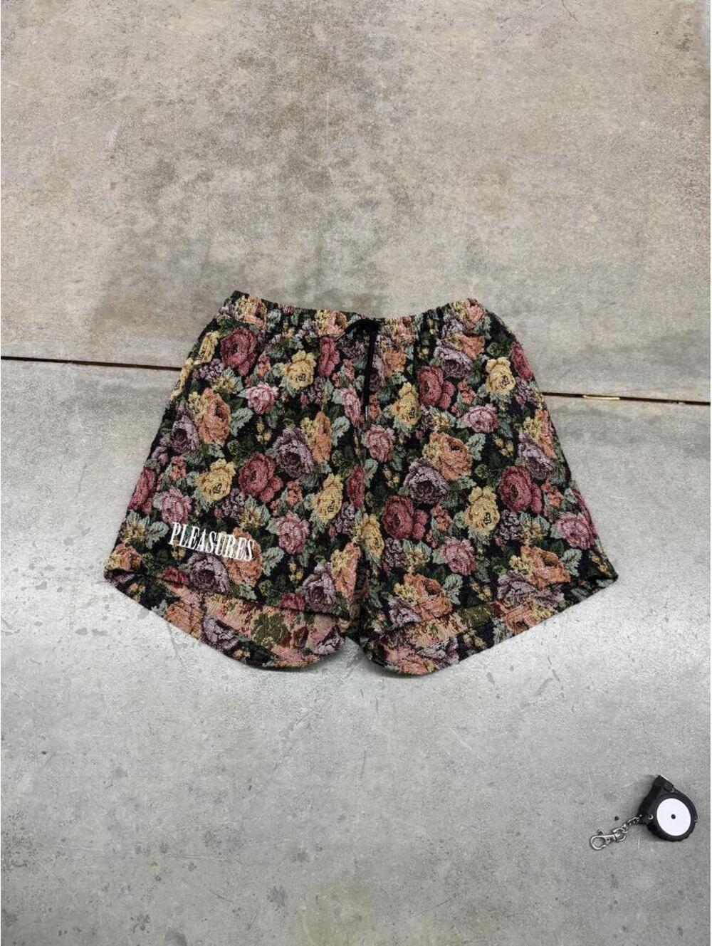 pleasures floral woven all over print shorts size small